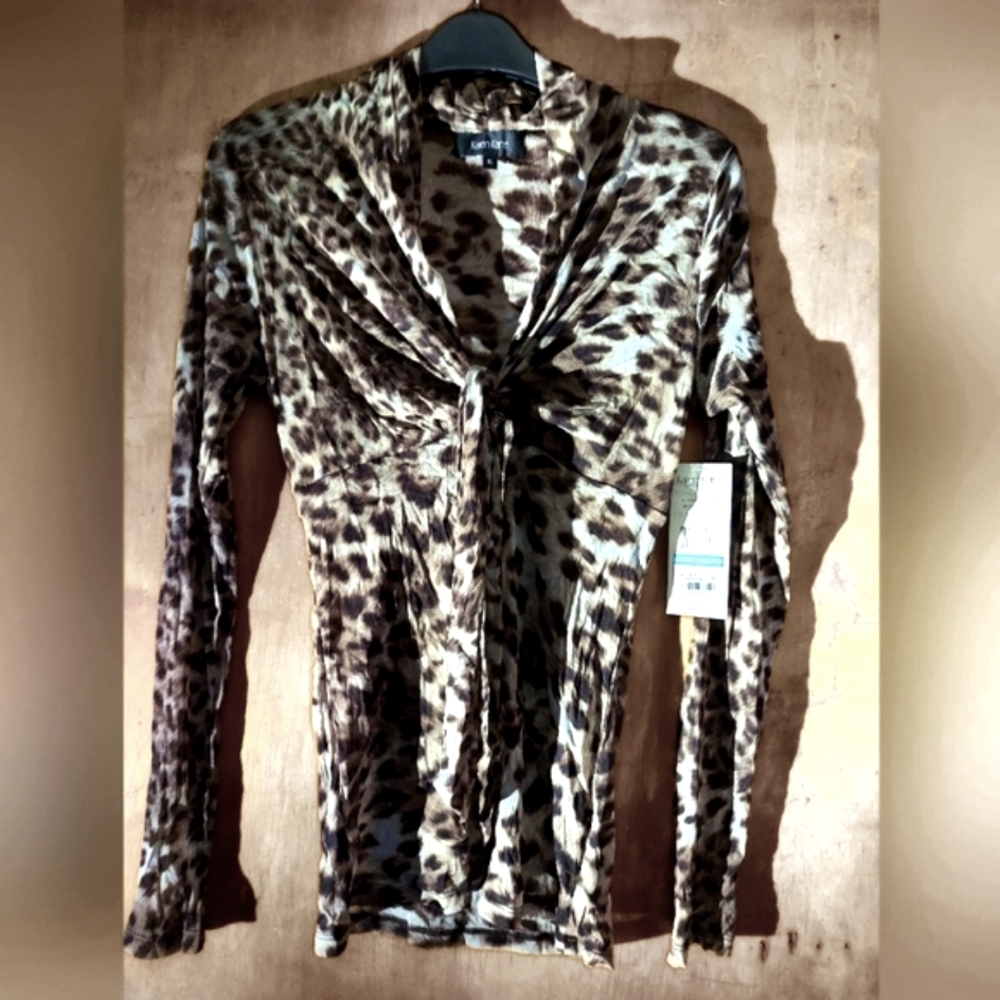 V-Neck Mesh Top by Karen Kane, Sz.XL, Never Wore This Top, Very Pretty